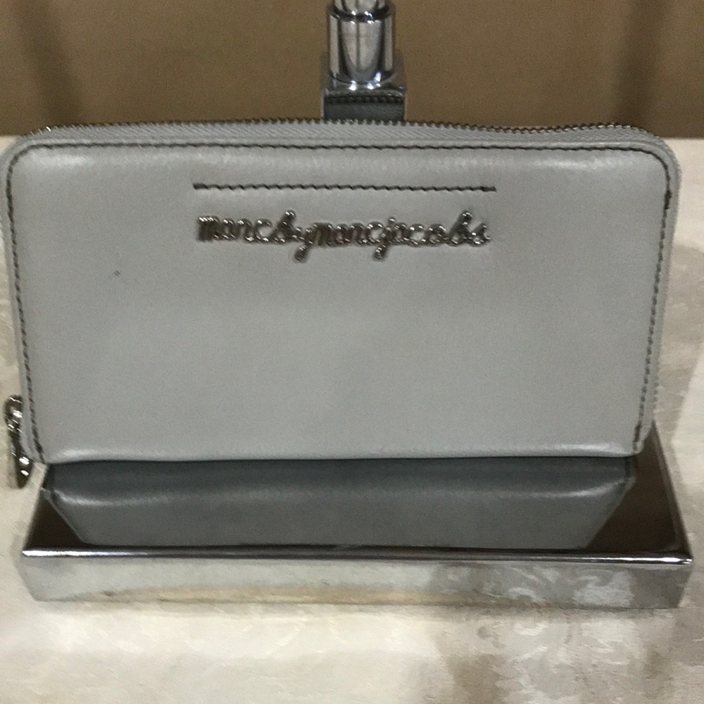 Marc by Marc Jacobs - Picture 8 of 8